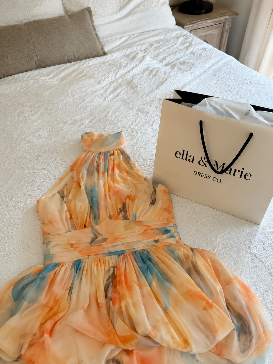 Antonia | Vestido midi halter suave