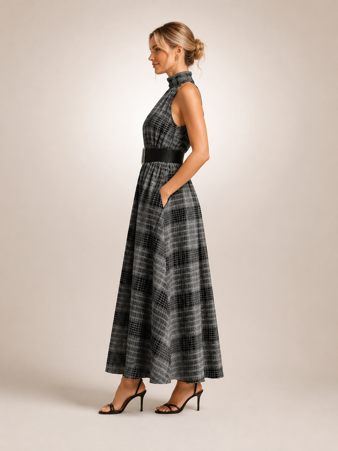 Hedwig | Vestido maxi de cuadros con cuello alto y cinturón