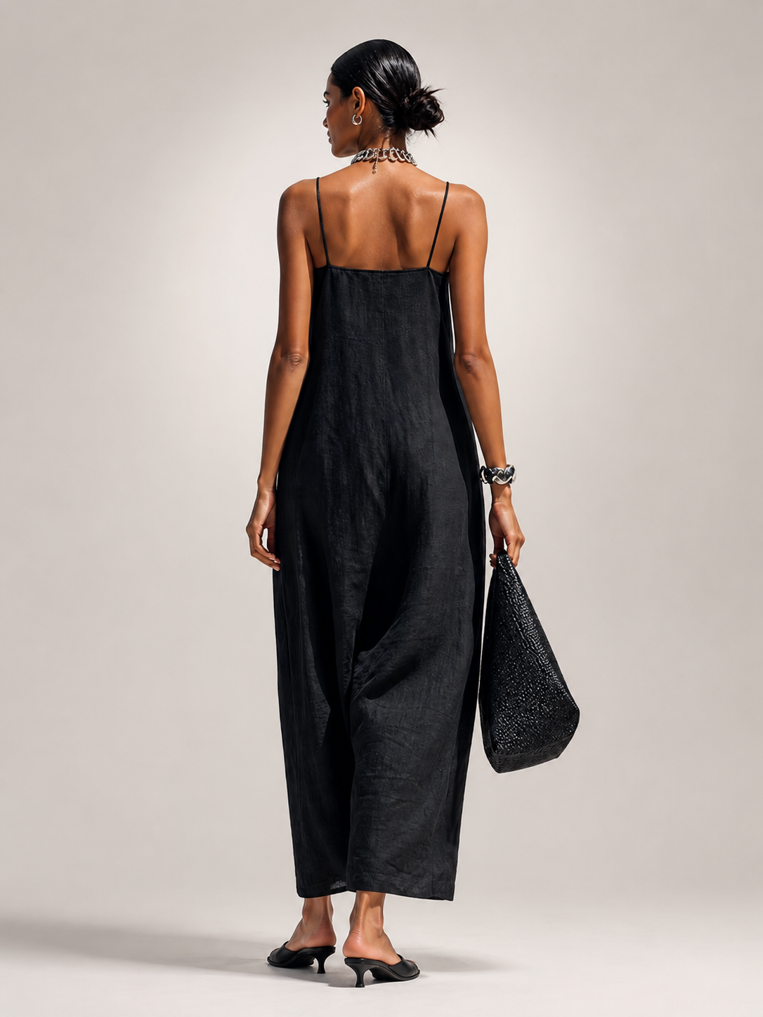 Elfriede | Vestido maxi sencillo con escote fruncido y tirantes finos