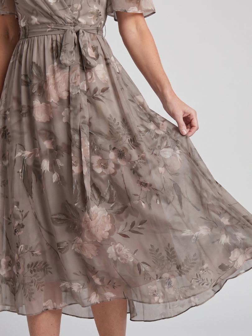 Flora | Vestido midi con mangas de vuelo y estampado floral