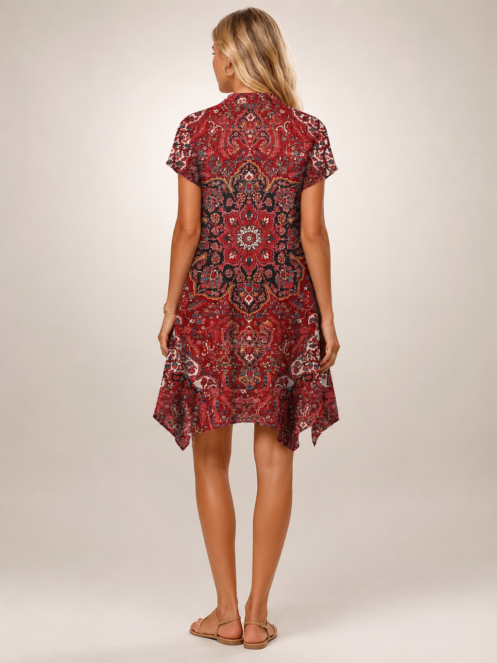Klara | Vestido camisero corto floral con escote en V