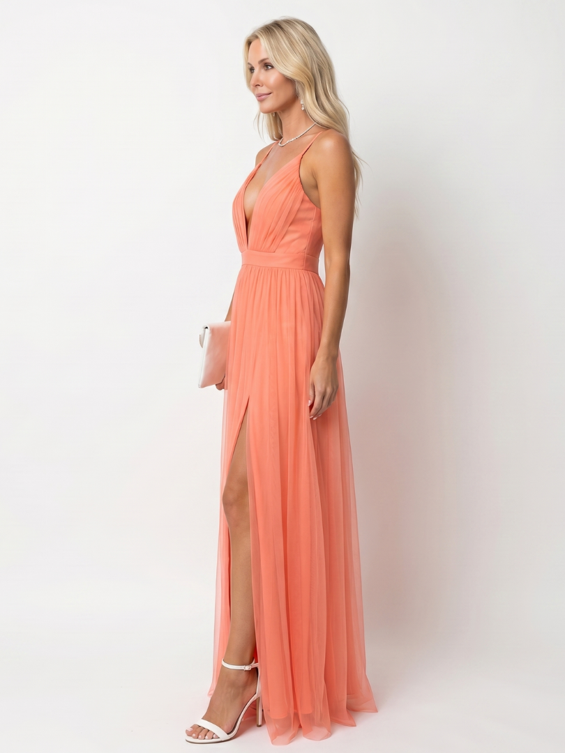 Lina | Vestido maxi plisado con escote de pico pronunciado