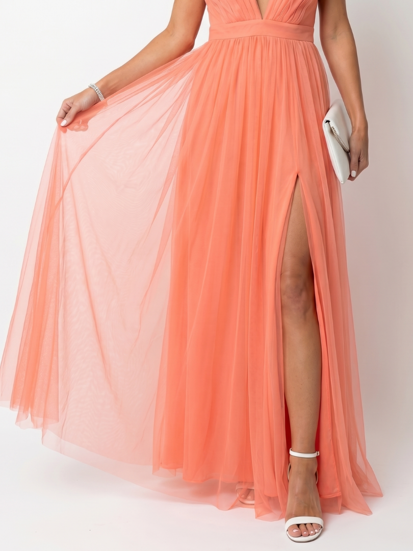 Lina | Vestido maxi plisado con escote de pico pronunciado