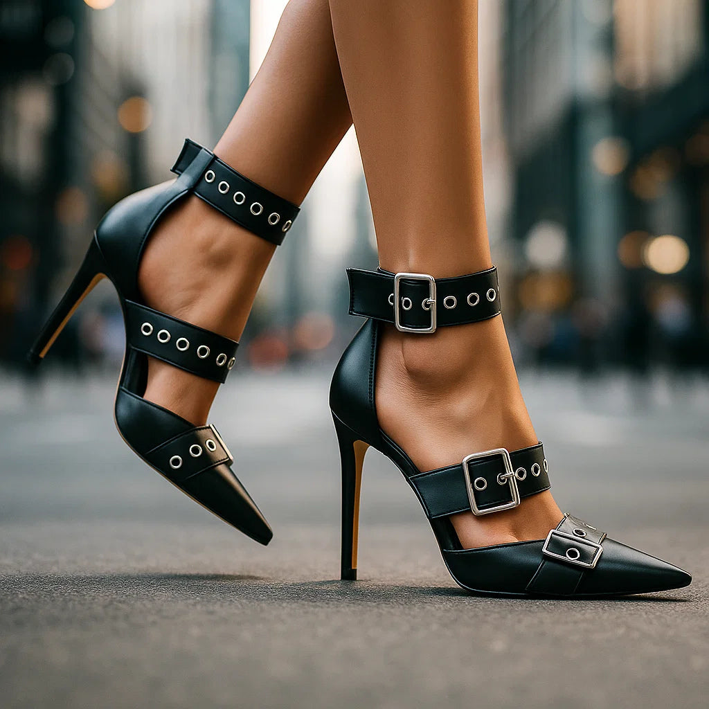 Konstanze | Stilettos de punta fina con tira de hebilla