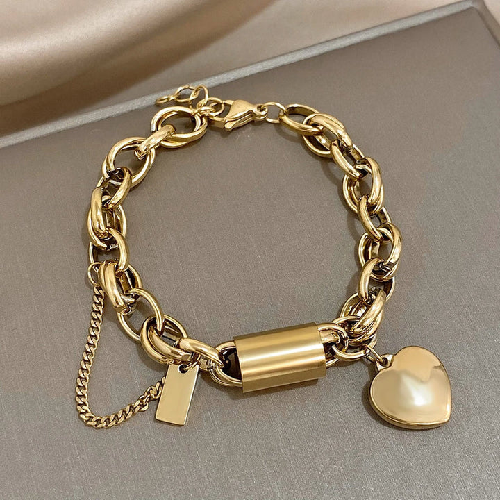 Valerie, Pulsera Elegante de Corazón de Zelira