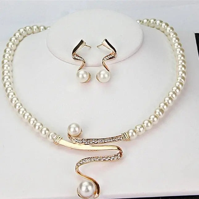 Juego de collar y pendientes de perlas naturales - Zelira