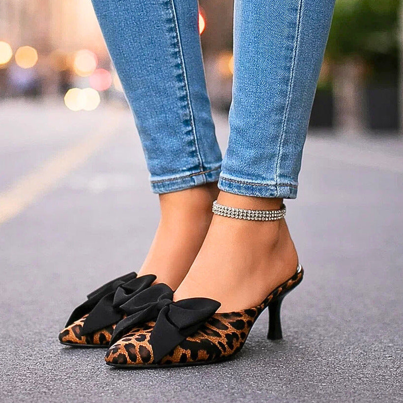 Cordula | Mules de tacón de aguja con estampado de leopardo y lazo