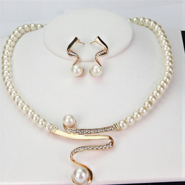 Elegante conjunto de pendientes y collar de perlas naturales - Zelira