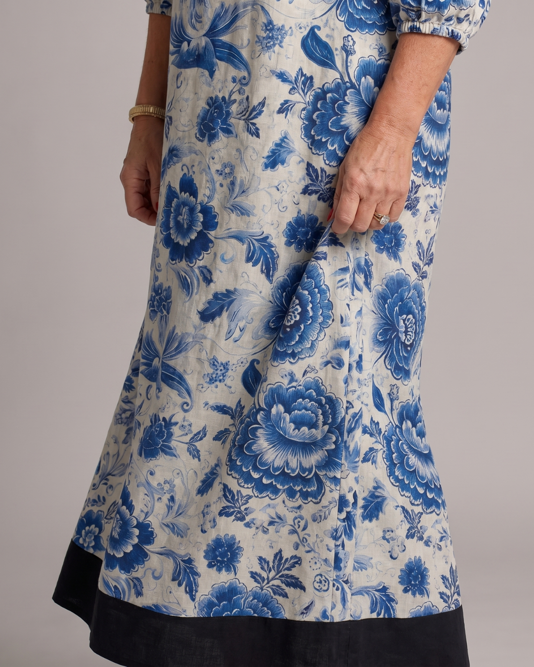 Elisabeth | Vestido midi boho con estampado floral de porcelana