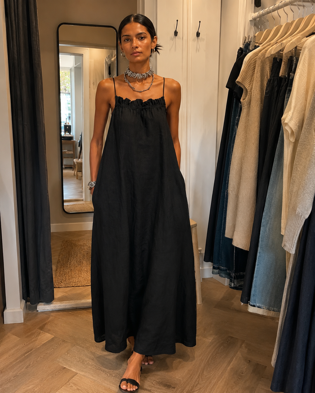 Elfriede | Vestido maxi sencillo con escote fruncido y tirantes finos