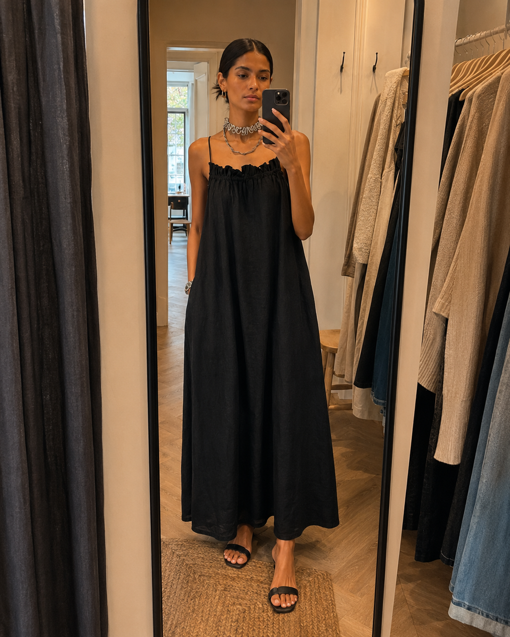 Elfriede | Vestido maxi sencillo con escote fruncido y tirantes finos