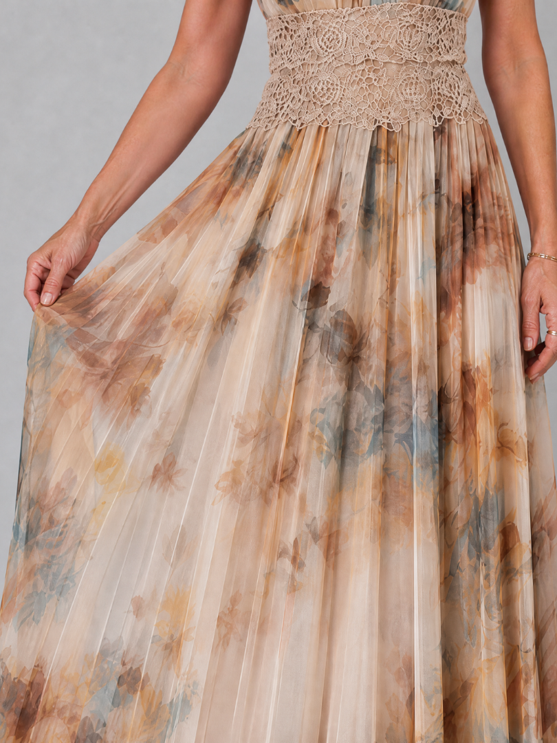 Hildegard | Vestido maxi halter con cintura de encaje