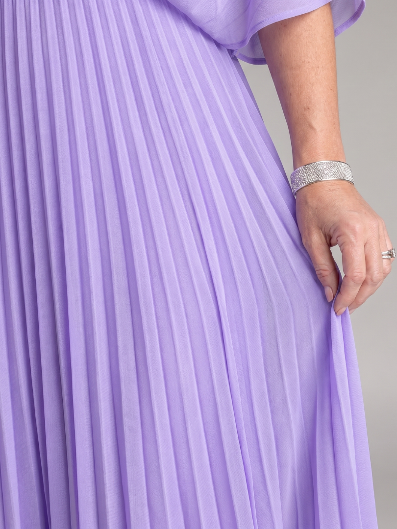 Ingrid | Vestido de noche plisado con escote en V y mangas largas