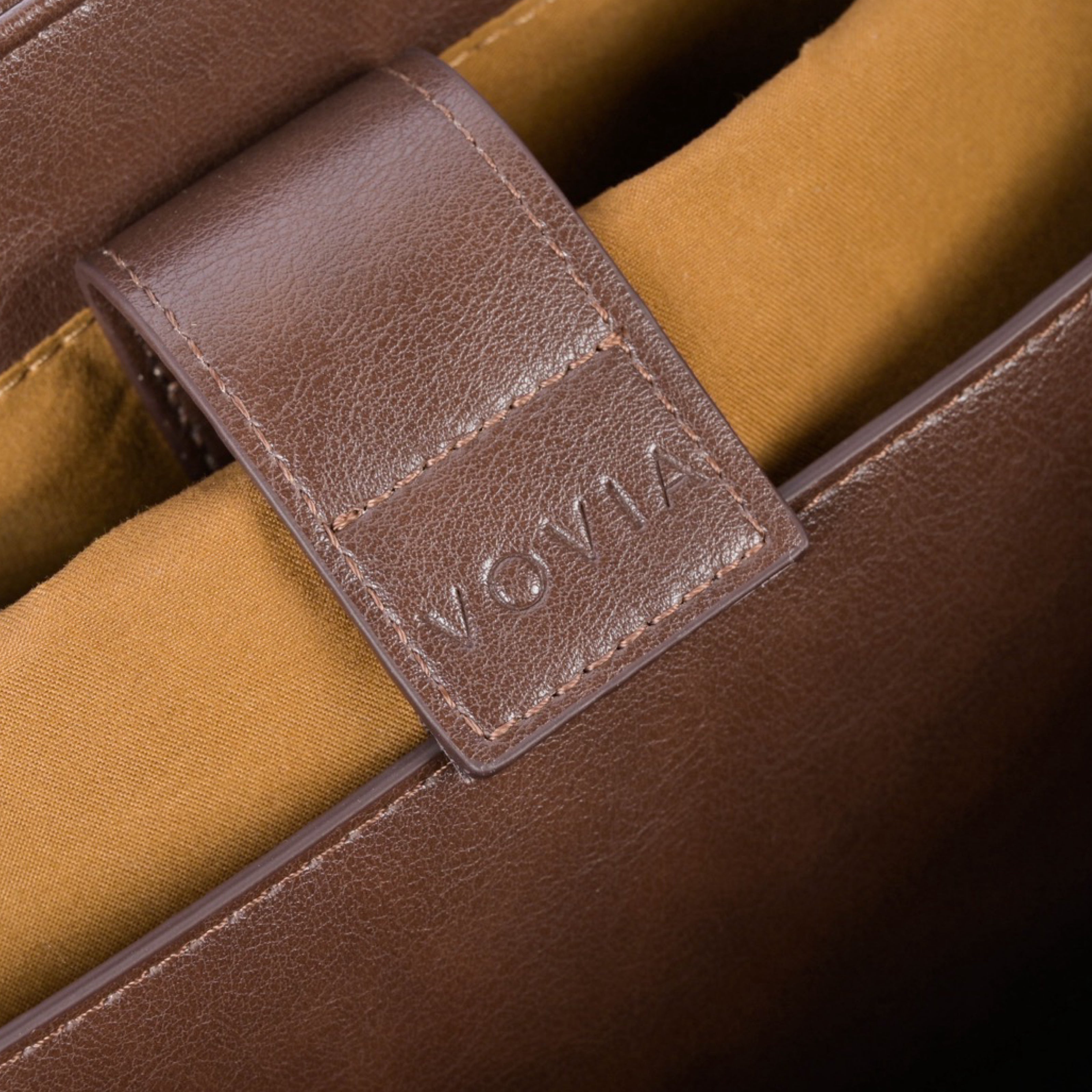 Pauline | Bolso de mano estructurado con compartimento para portátil