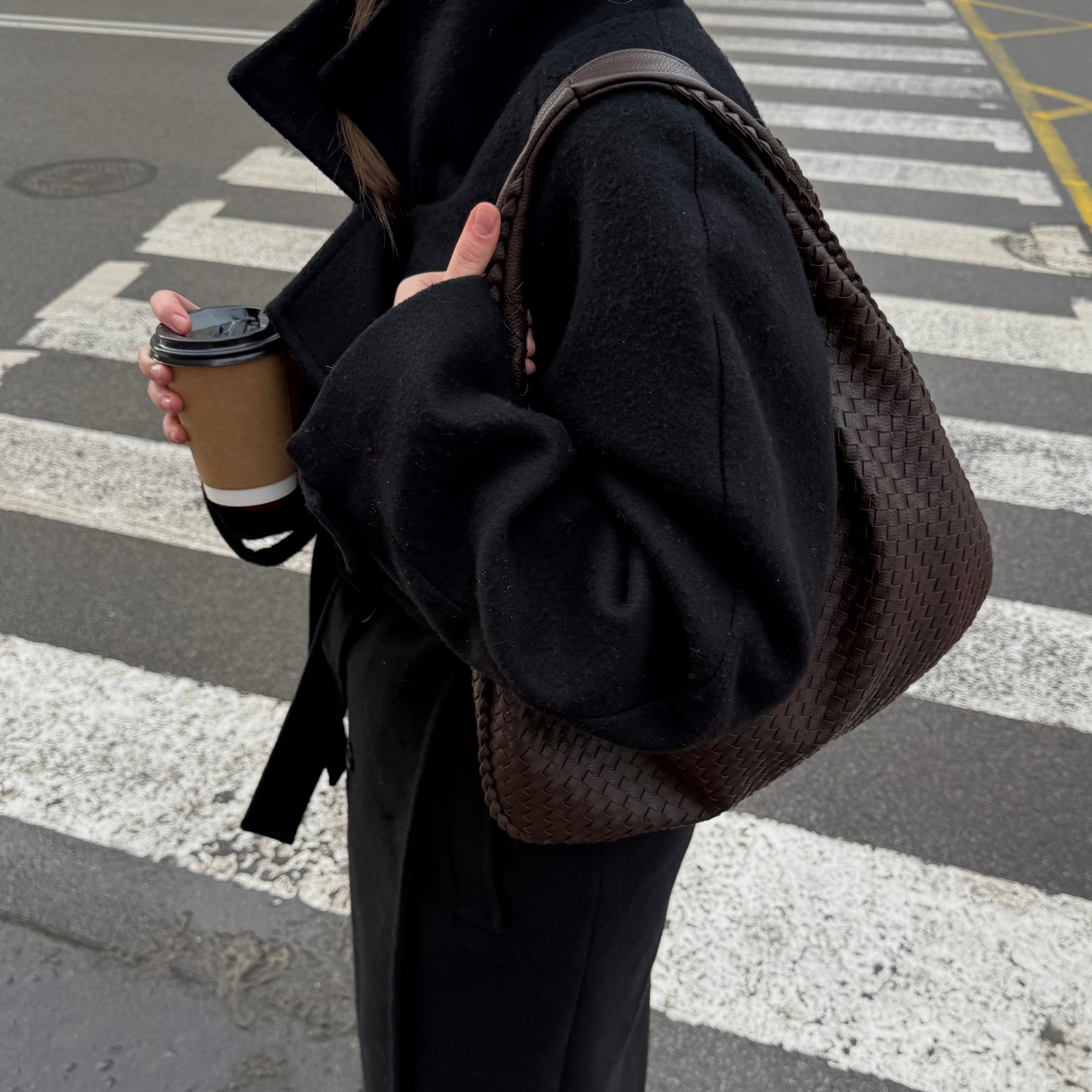 Romy | Bolso de hombro oversize trenzado