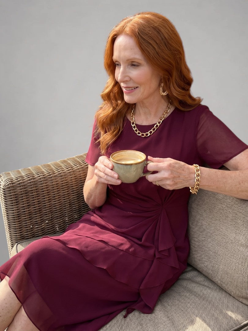 Sandra | Vestido midi de manga corta con bajo escalonado