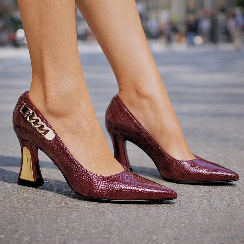 Wilhelmine | Zapatos de tacón de aguja con efecto serpiente y detalle dorado