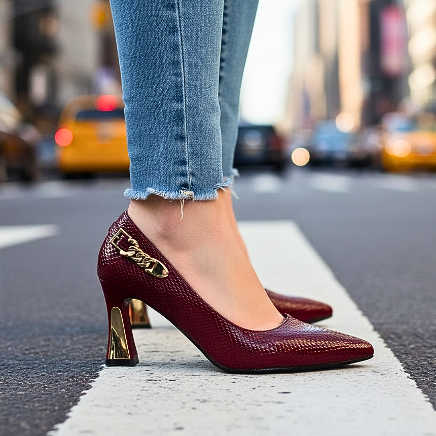 Wilhelmine | Zapatos de tacón de aguja con efecto serpiente y detalle dorado