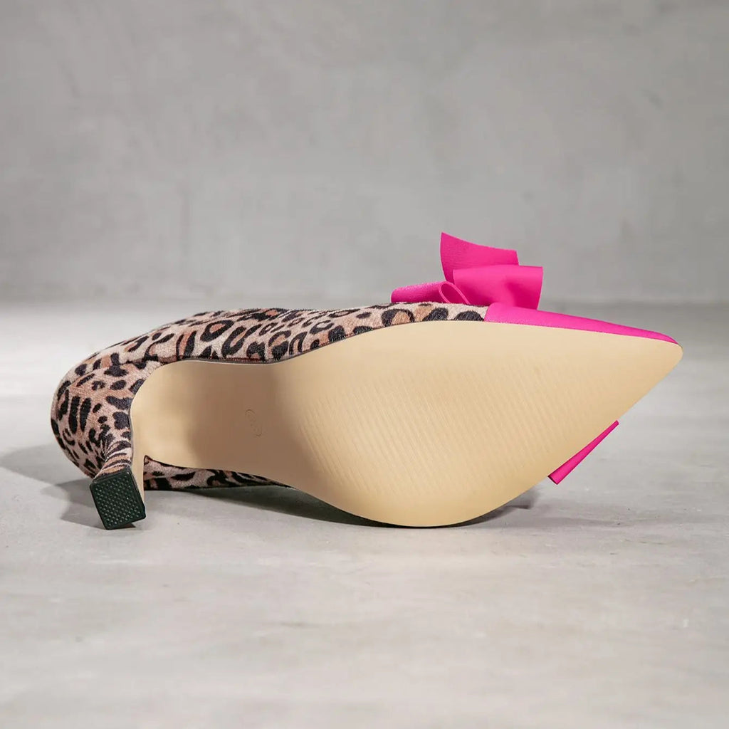 Wiltrud | Zapatos de tacón de aguja con estampado de leopardo y lazo